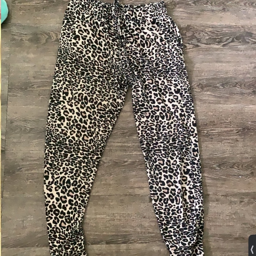 Leopard leggings